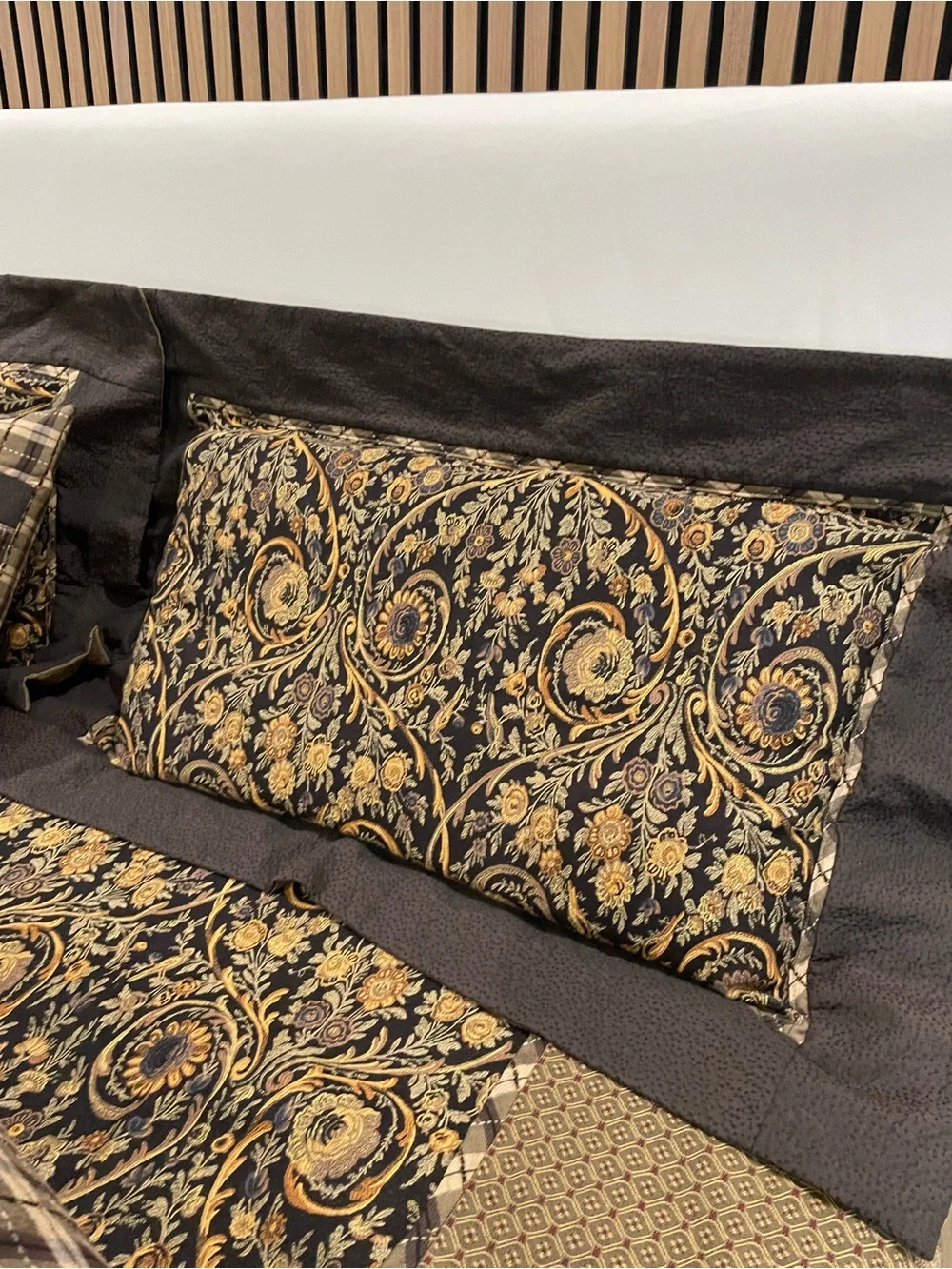 Luxury Brown and Black Paisley Quilt Set